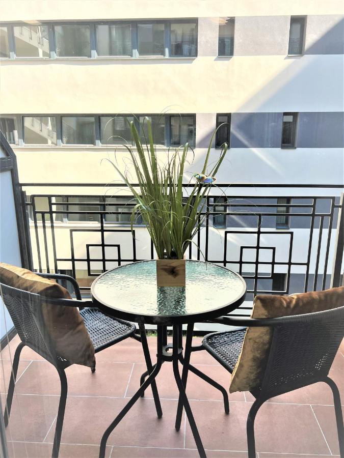 Luxe Central Studio With Pool, Parking & Ac Budapest Exterior photo